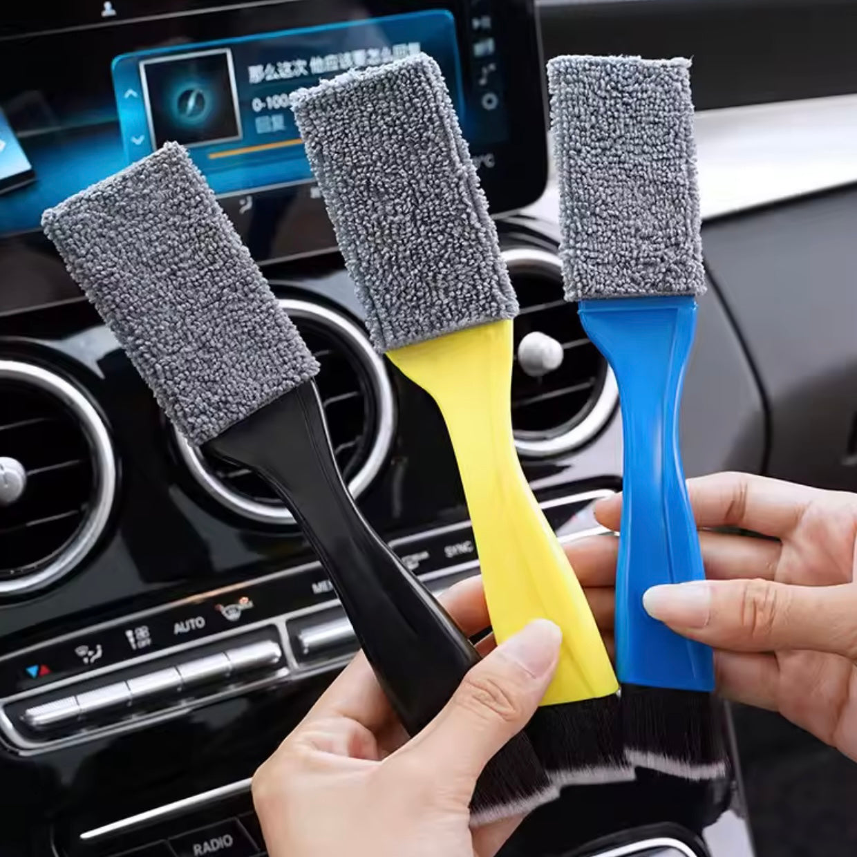 Audi 2-in-1 Dust & Tool Cleaning Brush